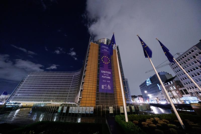 Berlaymont-rakennus Earth Hourin aikana vuonna 2025